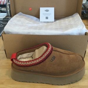 Brand New UGG Tazz platform boots 38 / 7